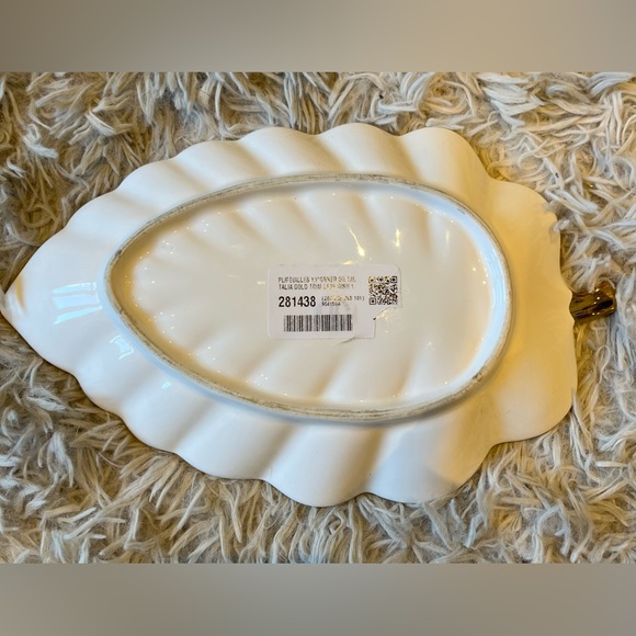 ❄️ Talia and Tagus Dish - Talia Gold Trim Ceramic Leaf 10” - Picture 5 of 5